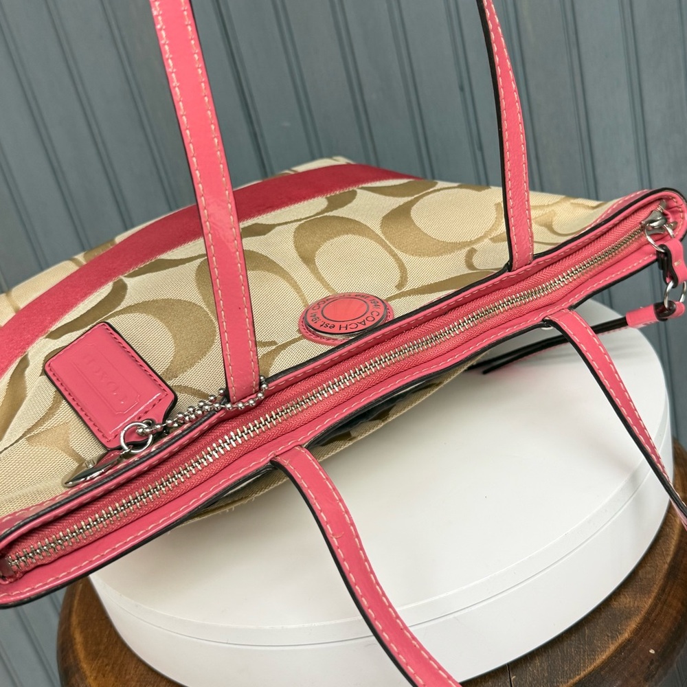 Coach Signature Stripe Tote Bag Light Beige Pink Patent Leather Trim Bag Charm - Picture 9 of 17